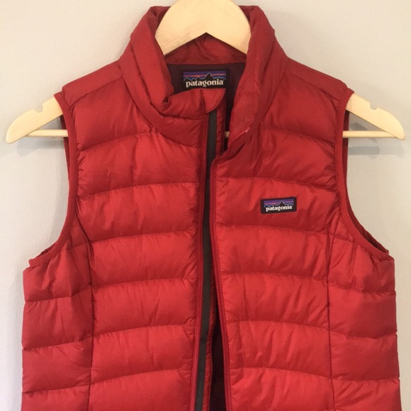 ⭐️ Patagonia Puff Down Vest - Picture 2 of 6